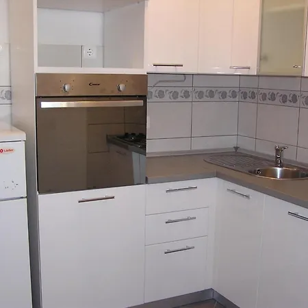 Zwei-zimmer-wohnung Radosav By Interhome *