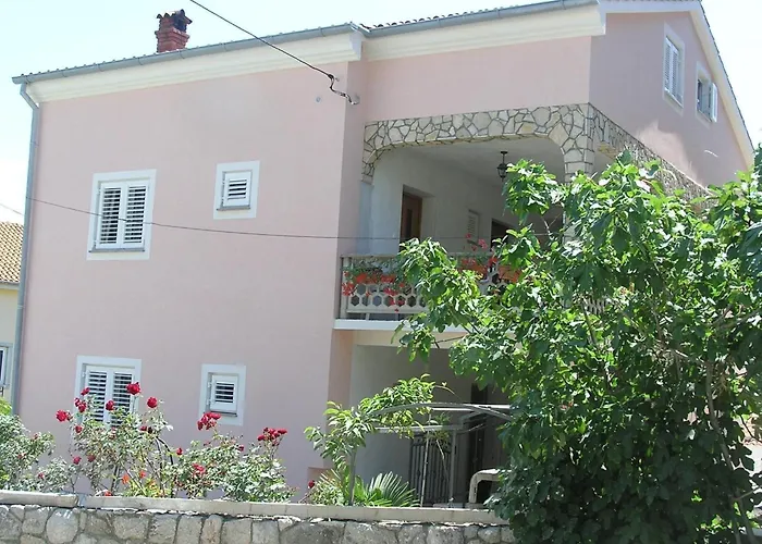 Zwei-zimmer-wohnung Radosav By Interhome