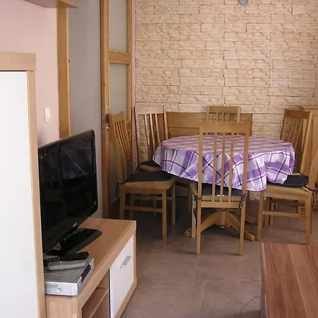 Zwei-zimmer-wohnung Radosav By Interhome